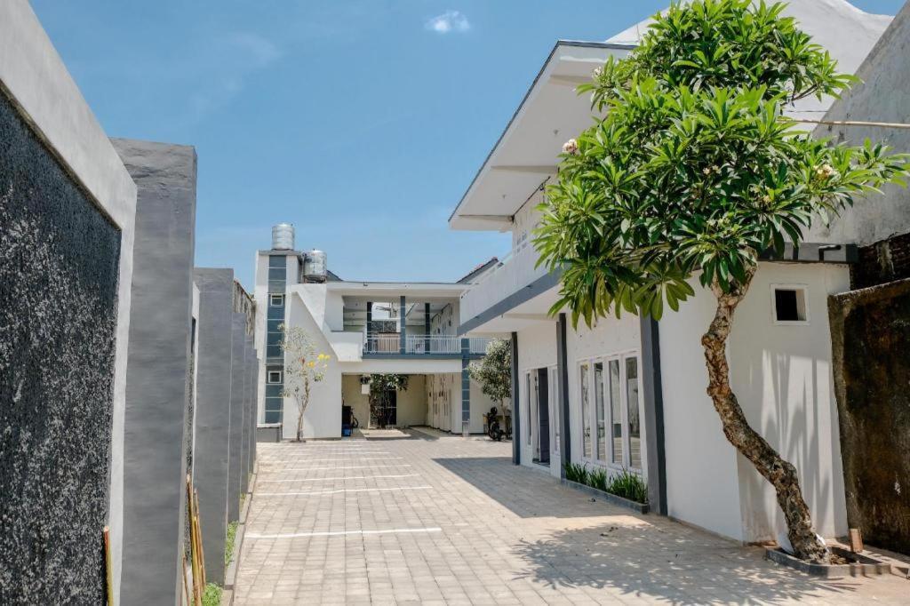 Capital O 1475 Oemah Jawa Family Residence Jember Exterior photo
